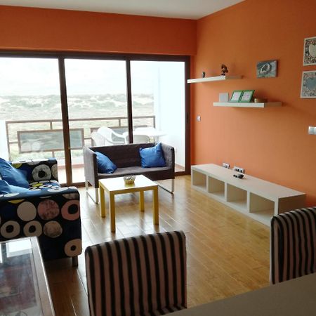 Surfhouse Hostel Famara Тегисе Экстерьер фото