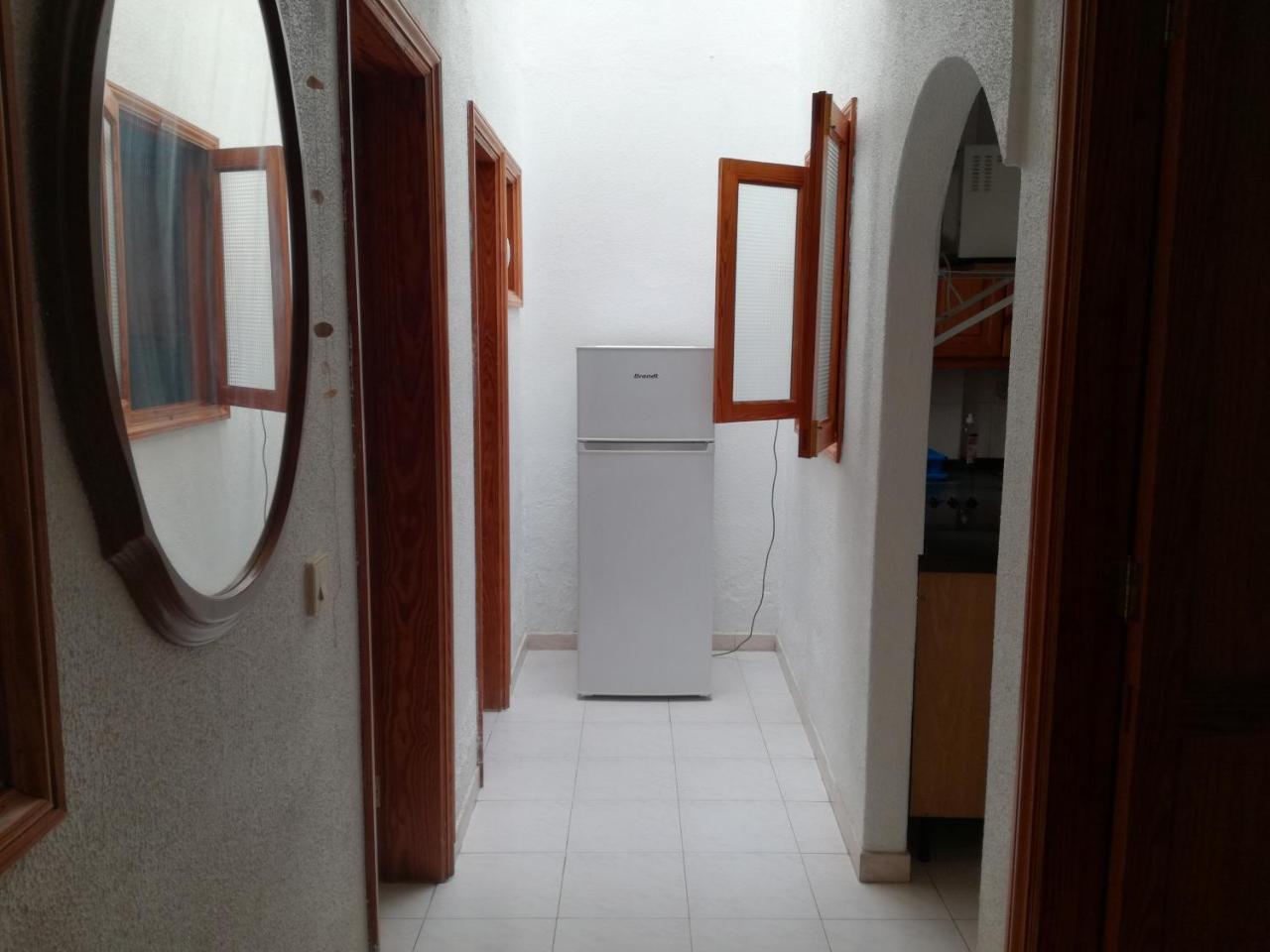Surfhouse Hostel Famara Тегисе Экстерьер фото